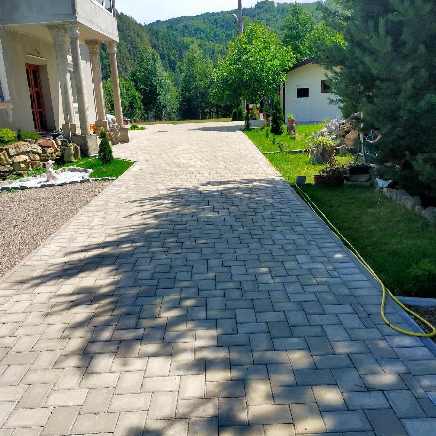 Casa Luna Гура Хуморулуй Екстериор снимка