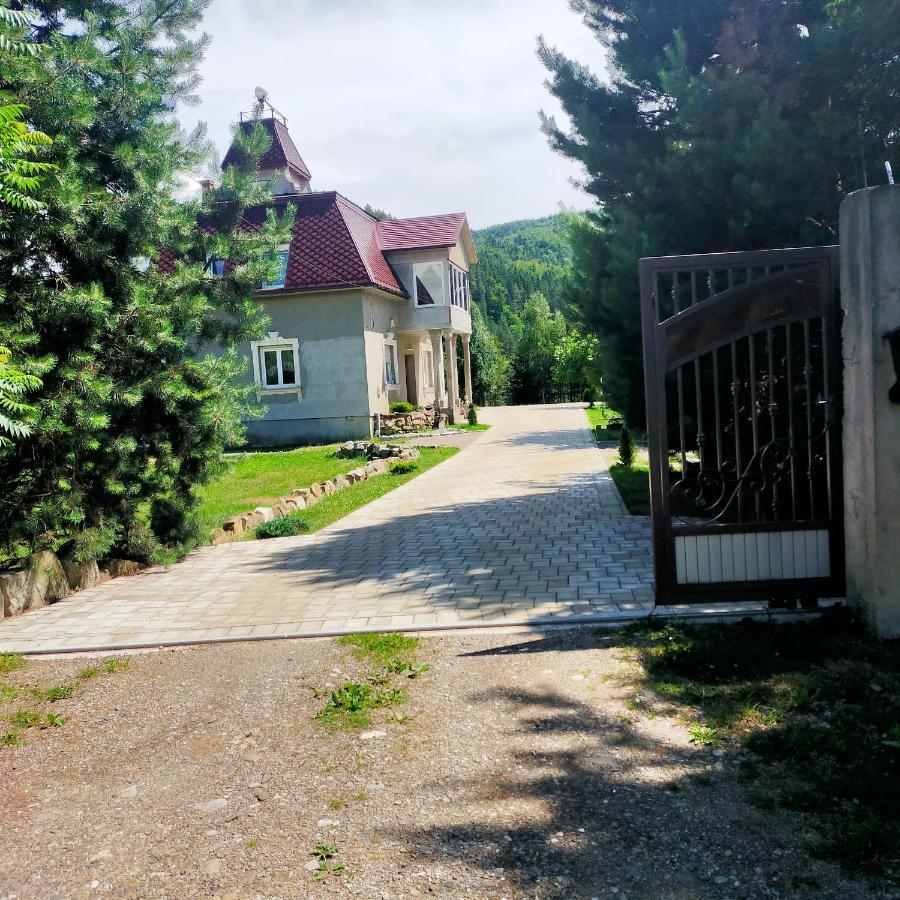 Casa Luna Гура Хуморулуй Екстериор снимка