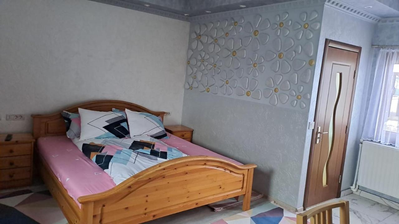 Casa Luna Гура Хуморулуй Екстериор снимка